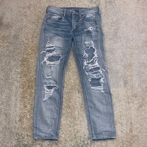 American Eagle Tomgirl Ripped Jeans | Size 6